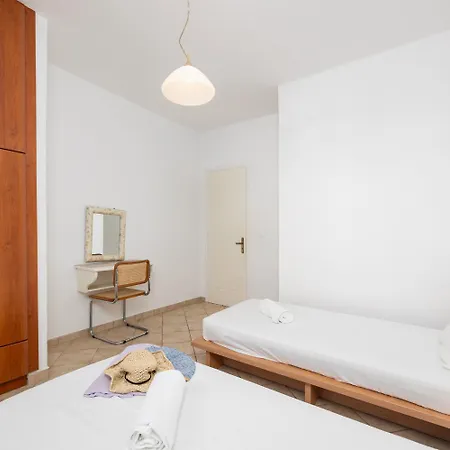 فيلة Thalia Katerina