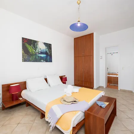 فيلة Thalia Katerina Mousata