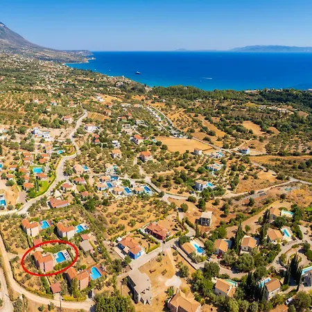 فيلة Thalia Katerina Mousata