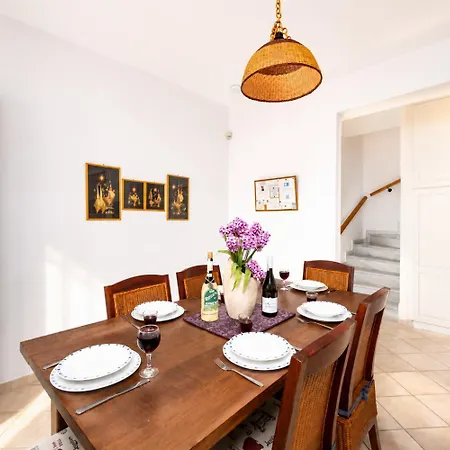 Vila Thalia Katerina Mousata